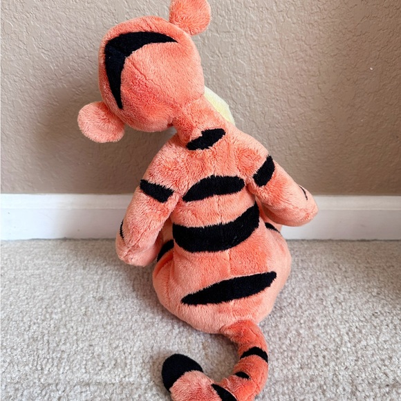 Disney Toys Disney Store Winnie The Pooh Tigger Plush Poshmark